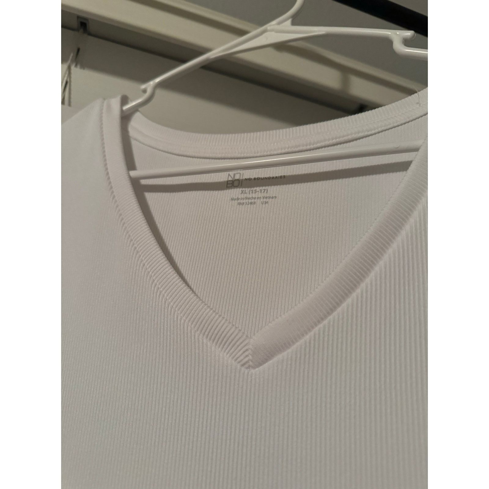 Other Women's Ribbed White V-Neck Crop Top Size XL Size XL / US 12-14 / IT 48-50 - 2 Thumbnail