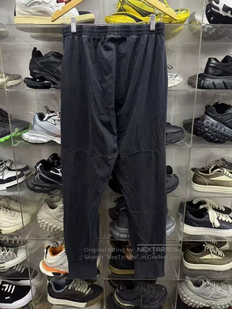 Balenciaga Balenciaga 23Fall Washed Destroyed Sweatpants L. Size US 40 / EU 56 - 2 Thumbnail