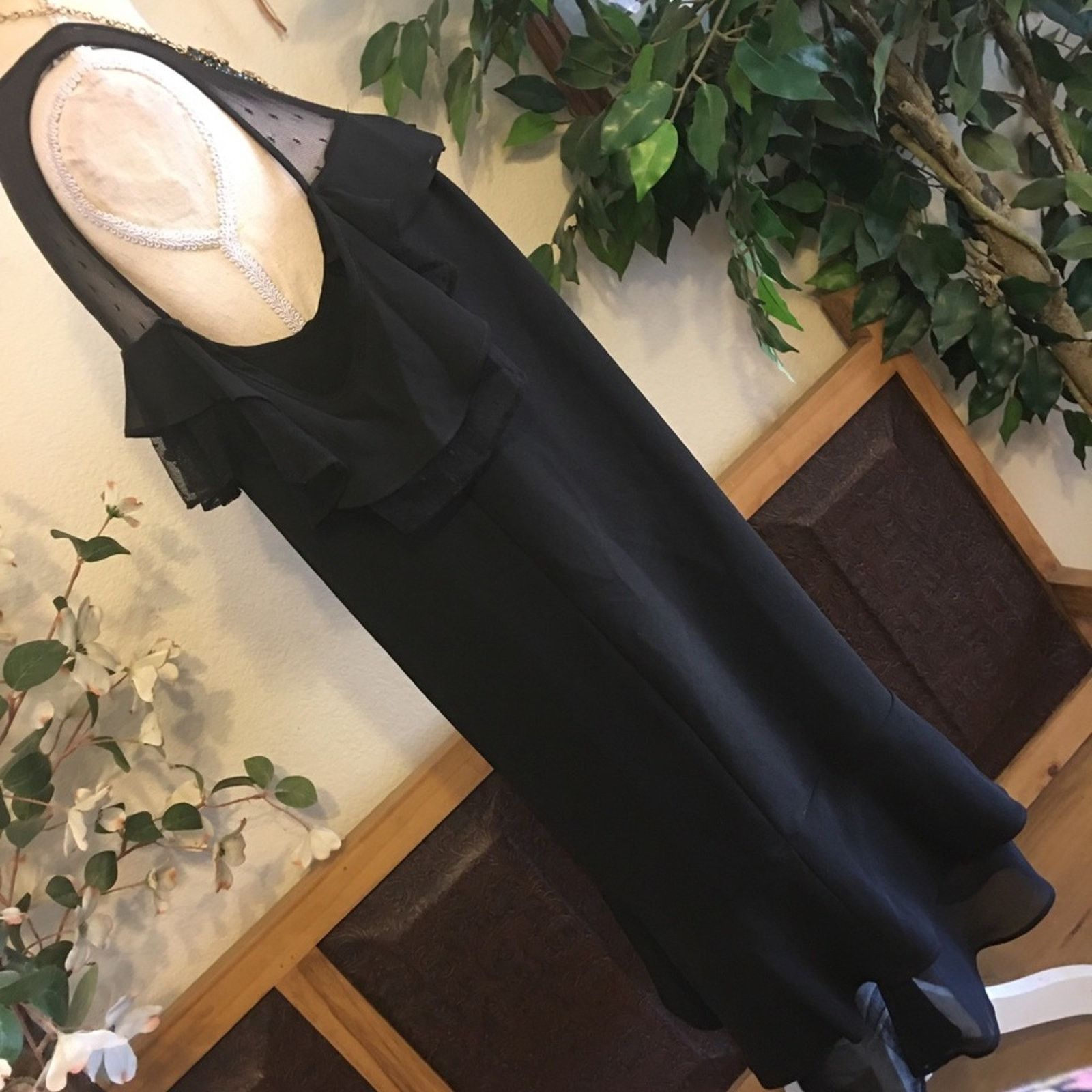 Nanette Lepore Nanette Lepore black cold shoulder shift dress NWT Size M / US 6-8 / IT 42-44 - 4 Thumbnail
