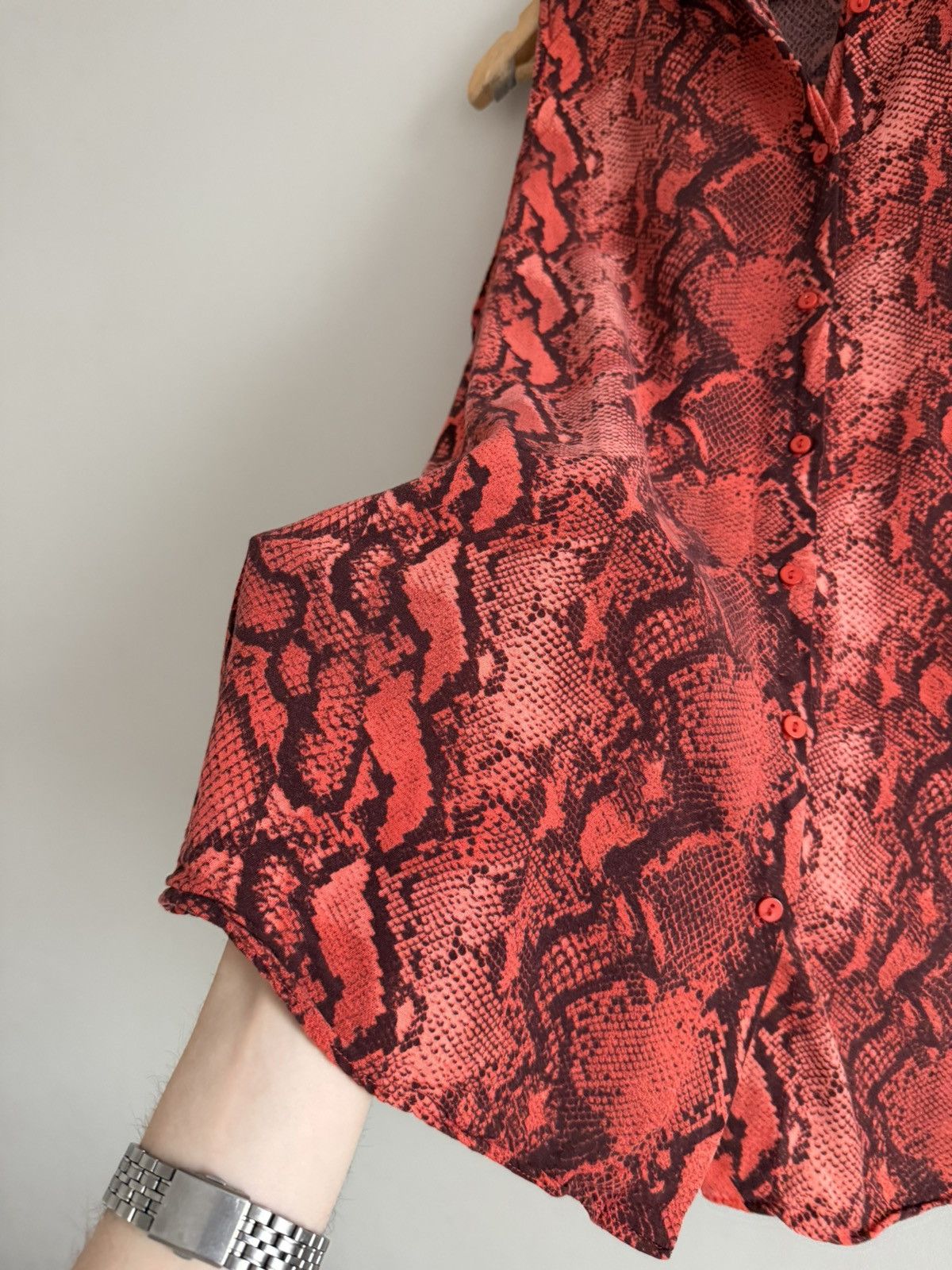 Vintage Red Snakeskin Print Sleeveless Blouse Button Up Size M / US 6-8 / IT 42-44 - 3 Thumbnail