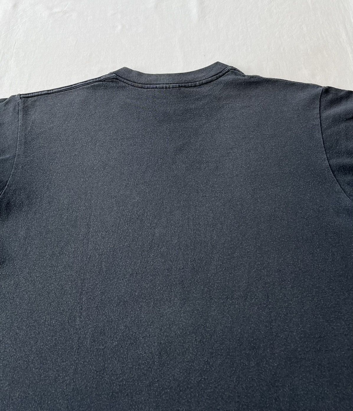 Vintage Vintage 1992 3D Emblem Dolphins Back to Earth Black T-shirt Size US M / EU 48-50 / 2 - 17 Thumbnail