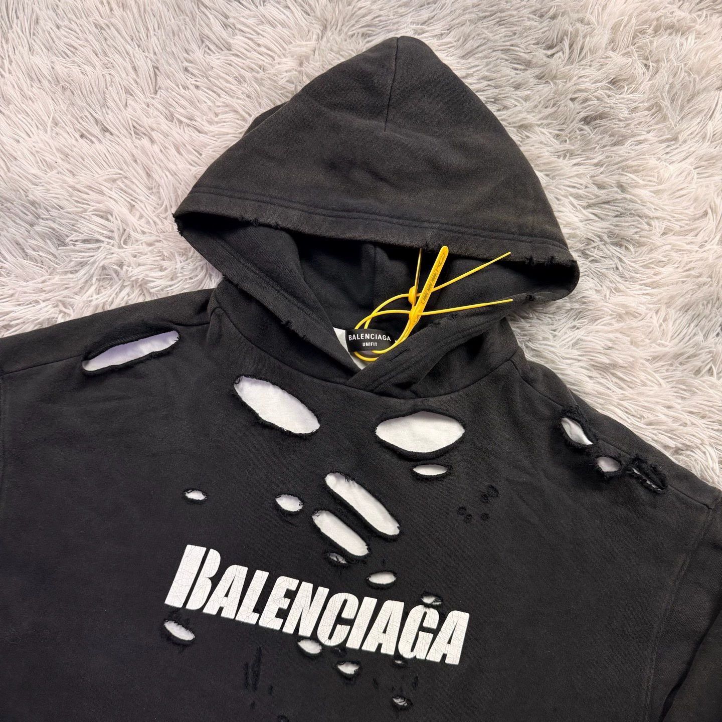 Balenciaga balenciaga oversized black distressed hoodie Size US L / EU 52-54 / 3 - 4 Thumbnail