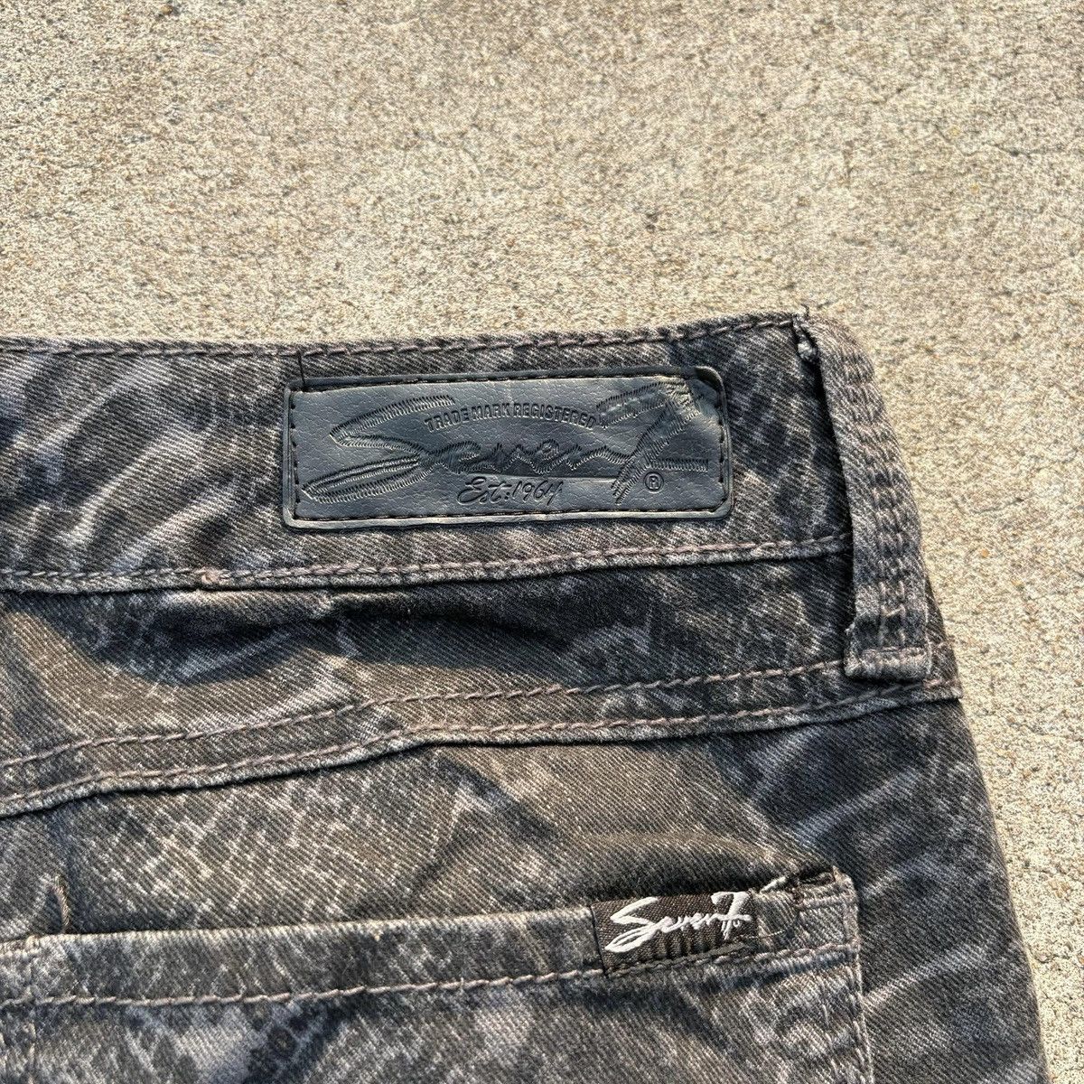 Seven 7 Seven7 Est. 1964 Snake Pattern Cut Off Denim Shorts Vkei Size US 32 / EU 48 - 11 Thumbnail