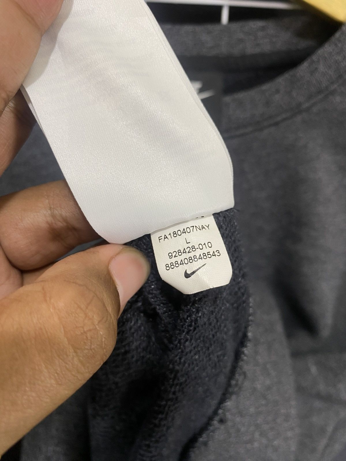 Nike NIKE CENTER LOGO CREWNECK Size US L / EU 52-54 / 3 - 5 Thumbnail