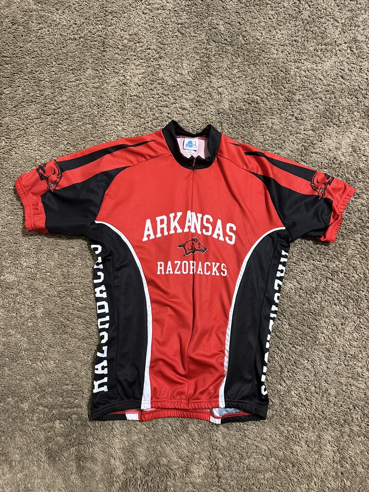 NCAA Vintage NCAA Arkansas Razorbacks Cycling 00s size 2XL Size US XXL / EU 58 / 5 - 1 Thumbnail