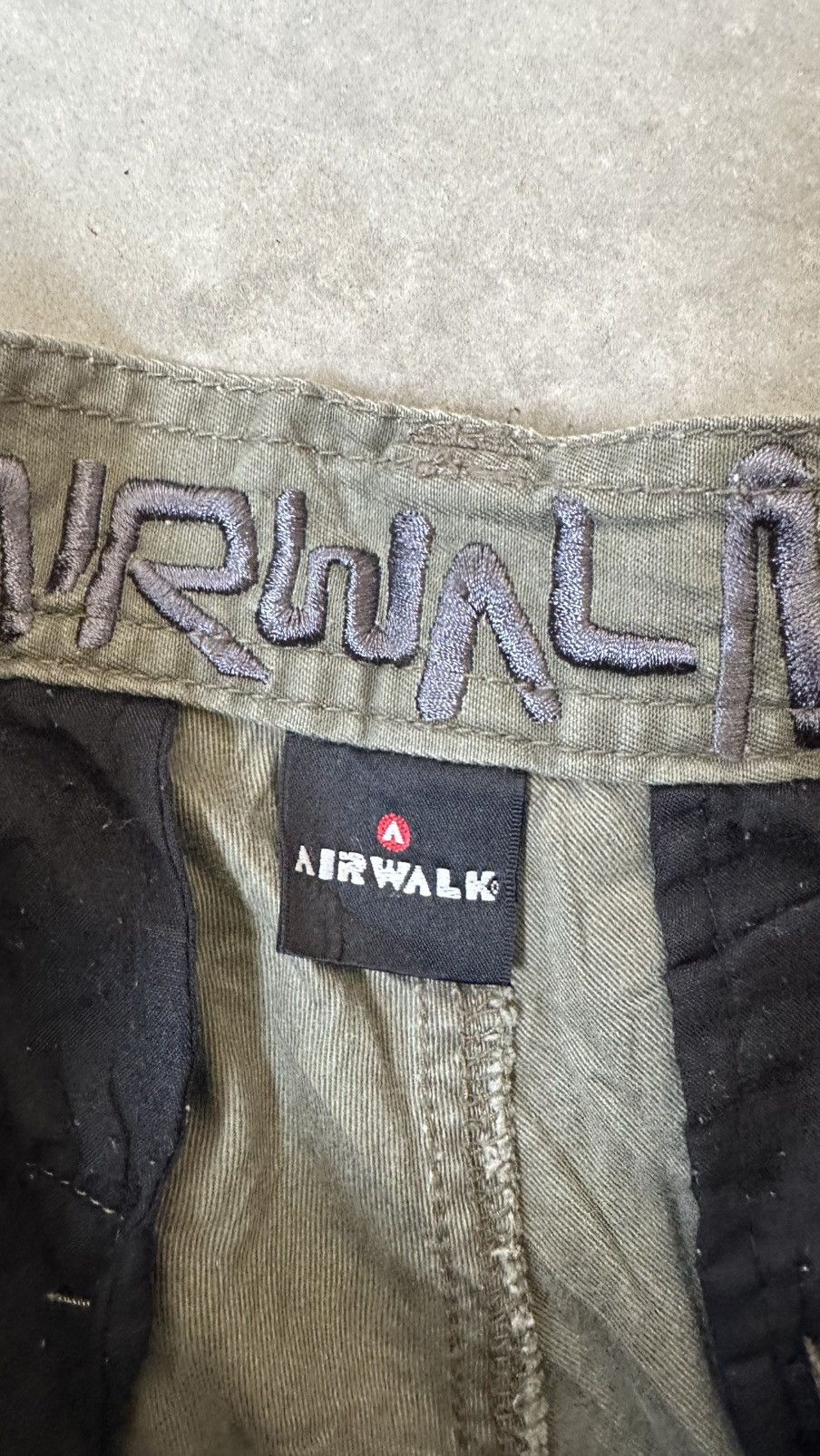 Airwalk VINTAGE AIRWALK CARGO PANT ARMY Size US 33 - 8 Thumbnail