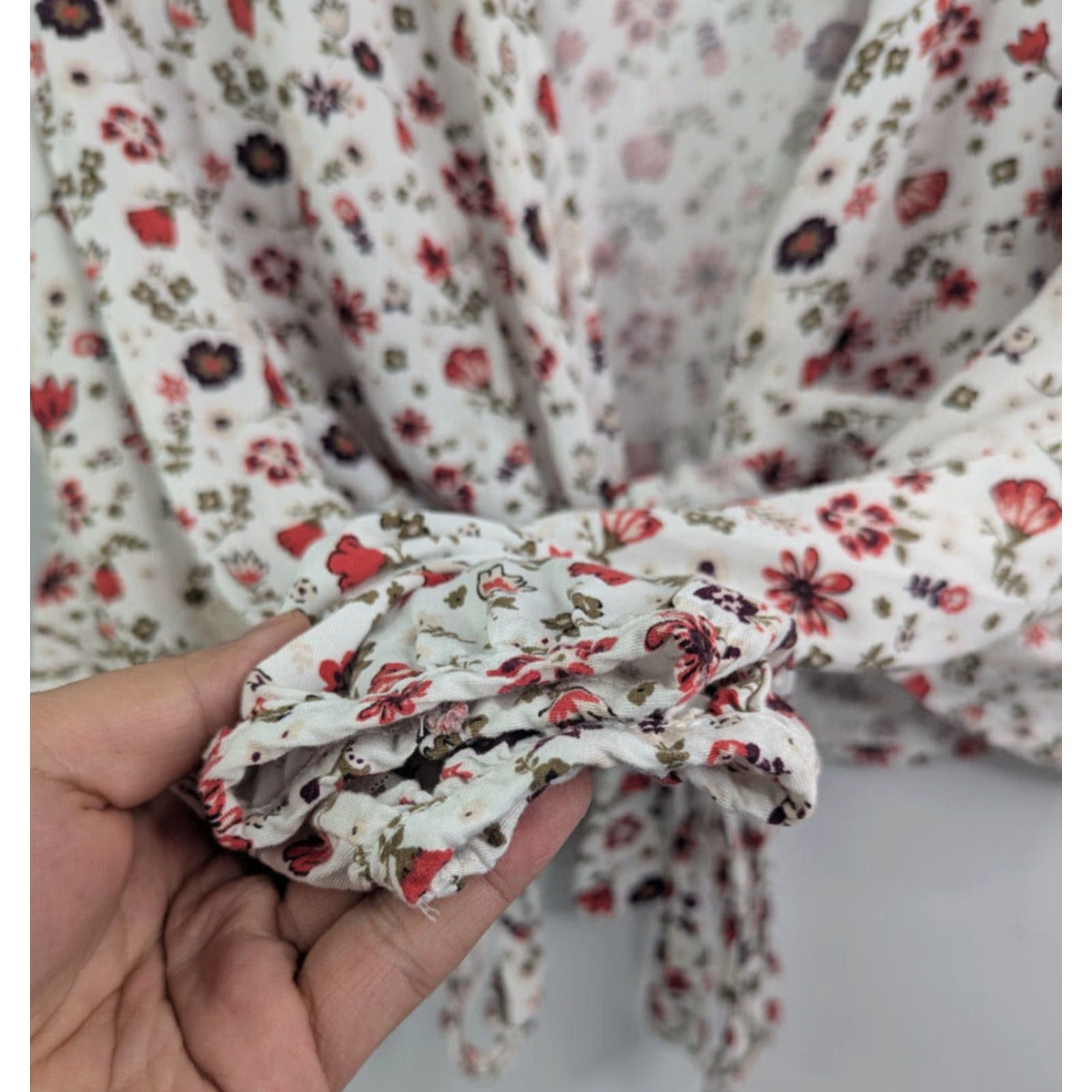Junk Food Rock Junk Food Long Sleeve Crop Blouse Size M Tie Front Floral White/Red Womens Cropped Shirt Size M / US 6-8 / IT 42-44 - 2 Thumbnail
