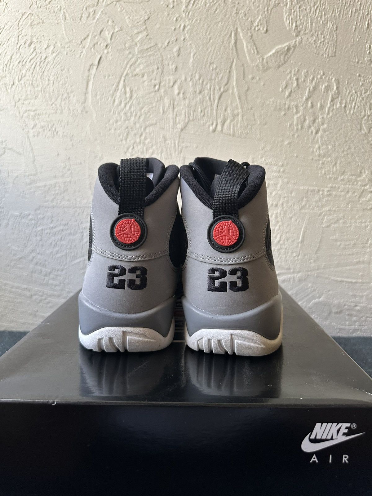 Jordan Brand 2022 Air Jordan 9 Retro “Particle Grey” Size US 9.5 / EU 42-43 - 5 Thumbnail