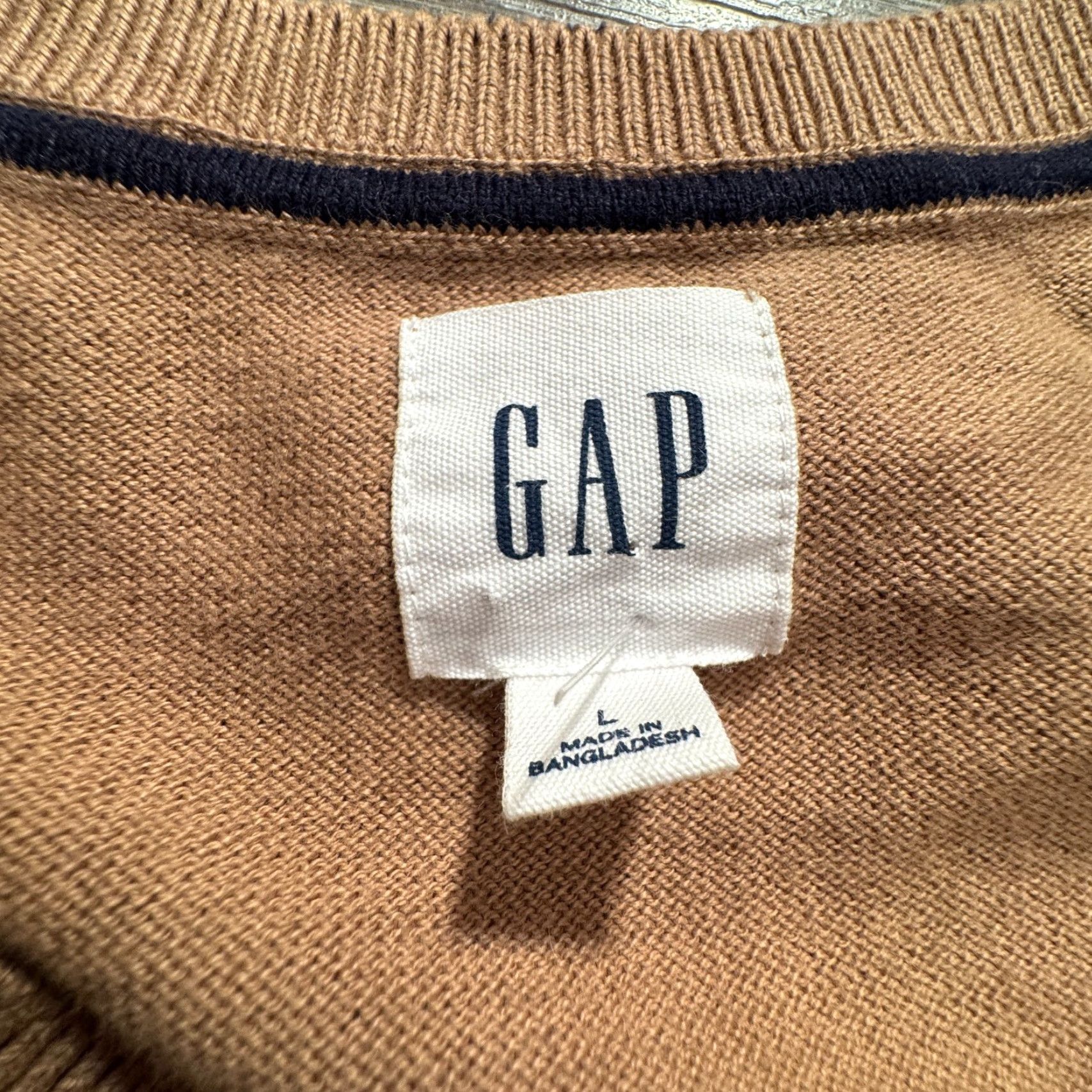 Gap VINTAGE Gap Shirt Mens Large Beige V-Neck 100% Knit Sweater Casual Lounge 90s Mens Size US L / EU 52-54 / 3 - 3 Thumbnail