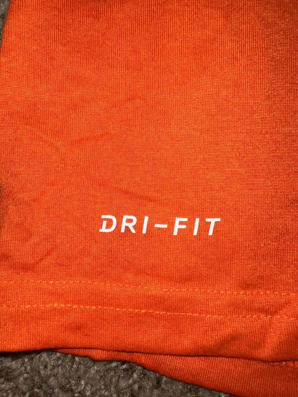 Nike Nike Men’s Dri-FIT Futura Swoosh Logo Just Do It T-Shirt Size US L / EU 52-54 / 3 - 2 Thumbnail