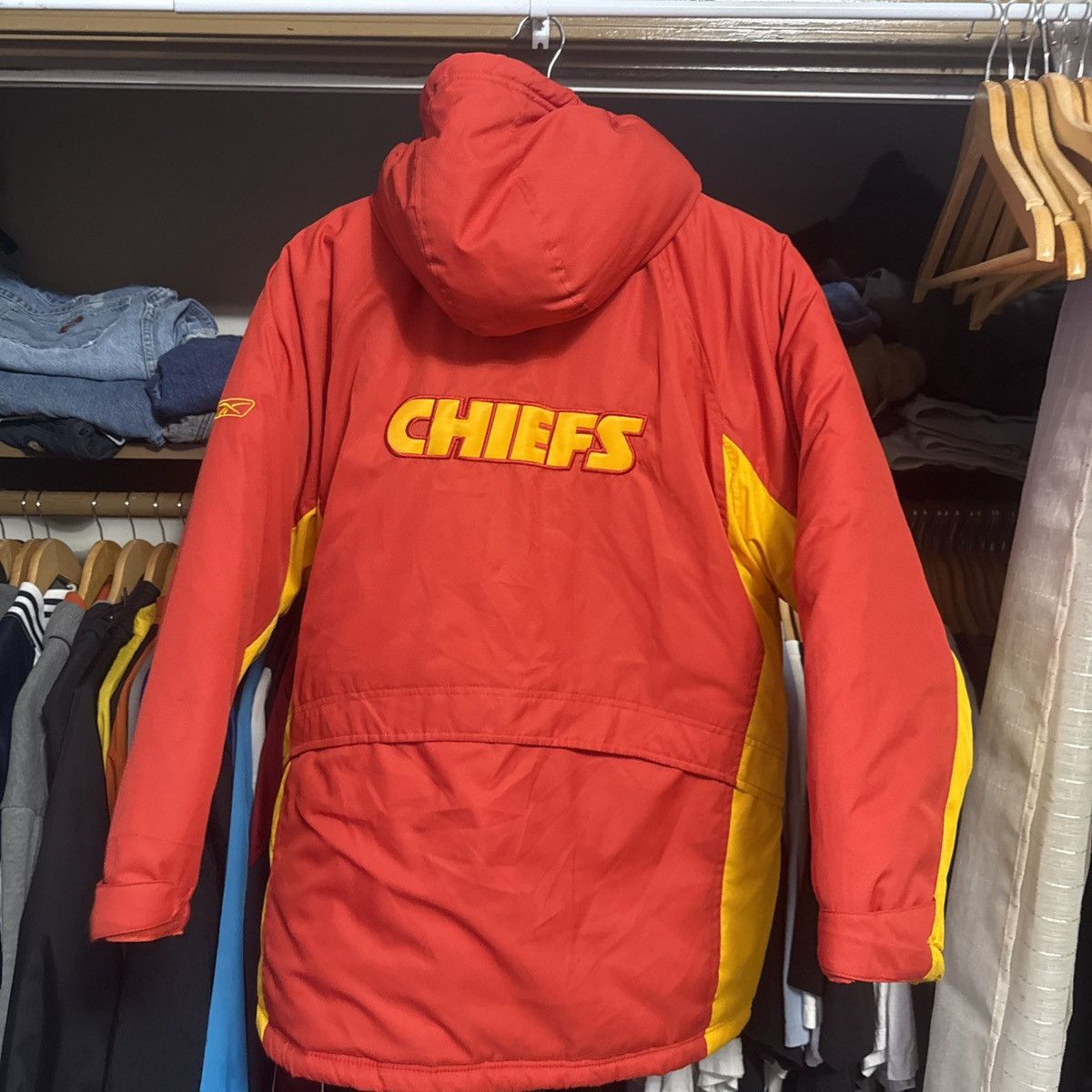 Reebok Vintage Reebok NFL Kansas City Chiefs Puffer Jacket XL Size US XL / EU 56 / 4 - 4 Thumbnail