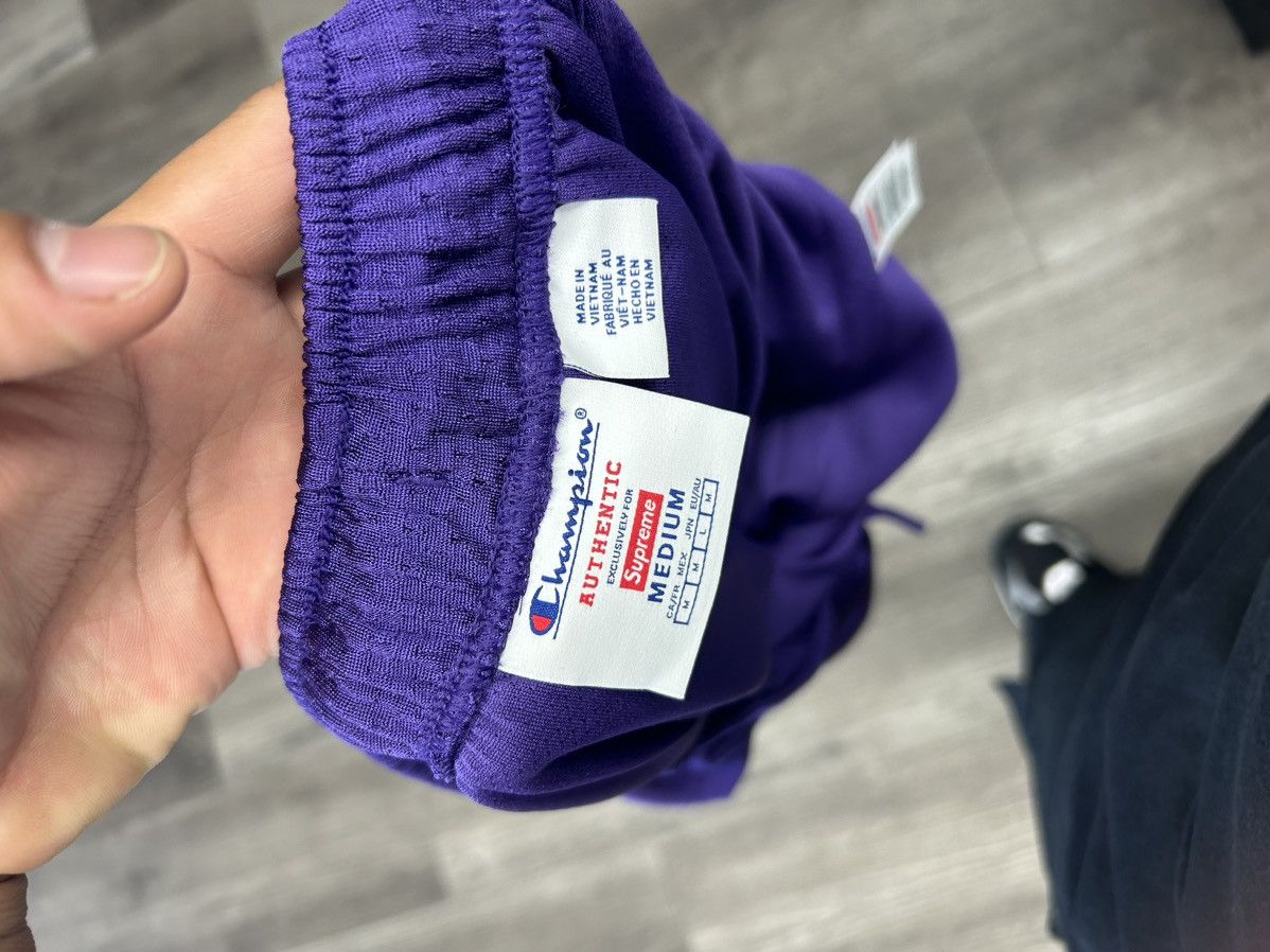 Champion × Supreme Supreme x Champion shorts Size US 32 / EU 48 - 3 Thumbnail