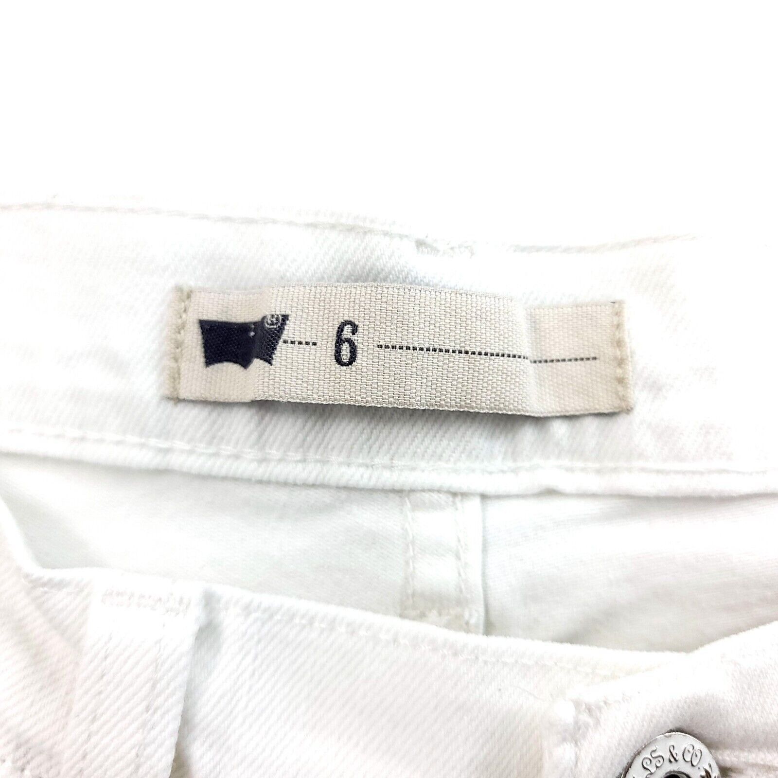 Levi's Levi's White Denim Capri Mid Rise Size 6 Jeans 29/18 Size 28" / US 6 / IT 42 - 5 Thumbnail