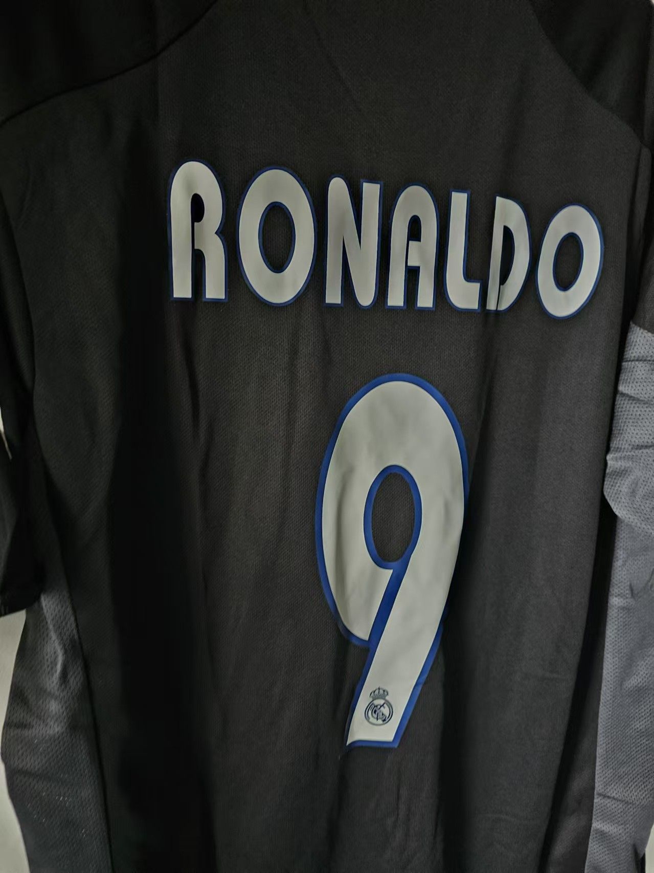 Other 2004 2005 Real Madrid #9 Ronaldo Jersey Away Size US XL / EU 56 / 4 - 4 Thumbnail
