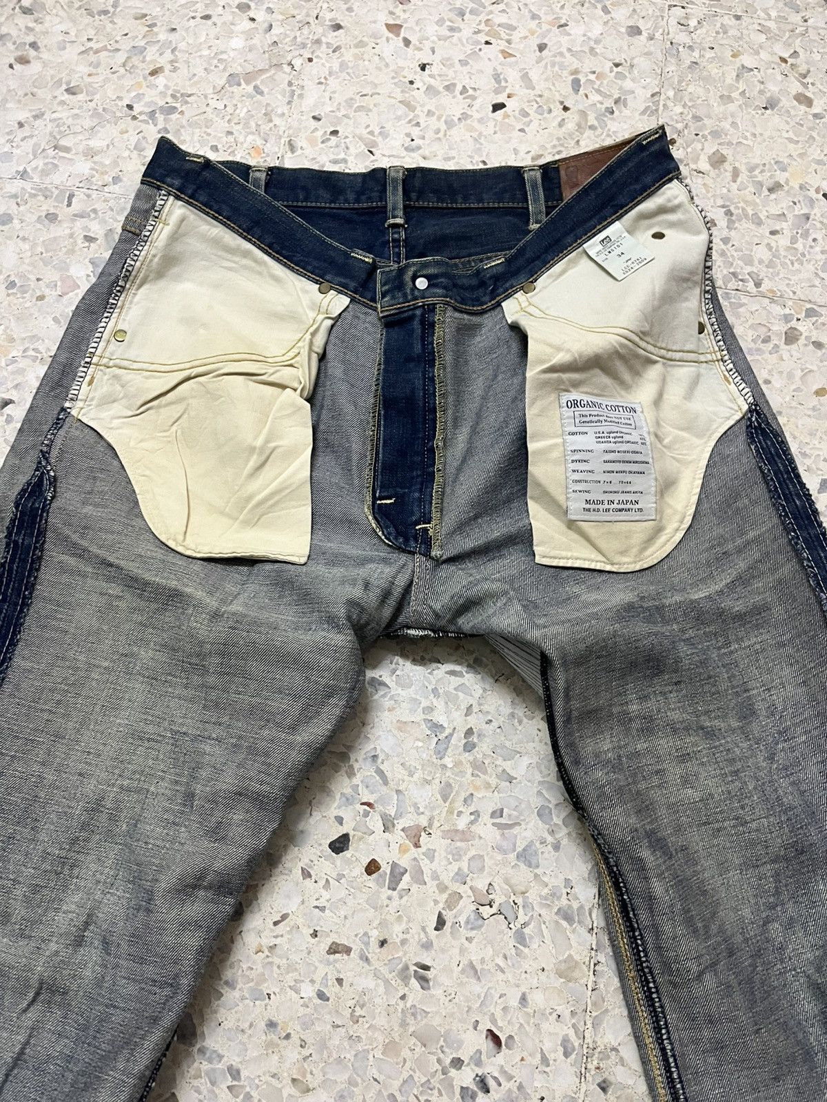 LEE Riders organic cotton distressed denim