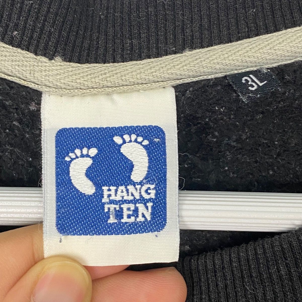 Vintage Vintage Hang Ten Surf Sweatshirt Crewneck Blue Size L Size US L / EU 52-54 / 3 - 5 Thumbnail
