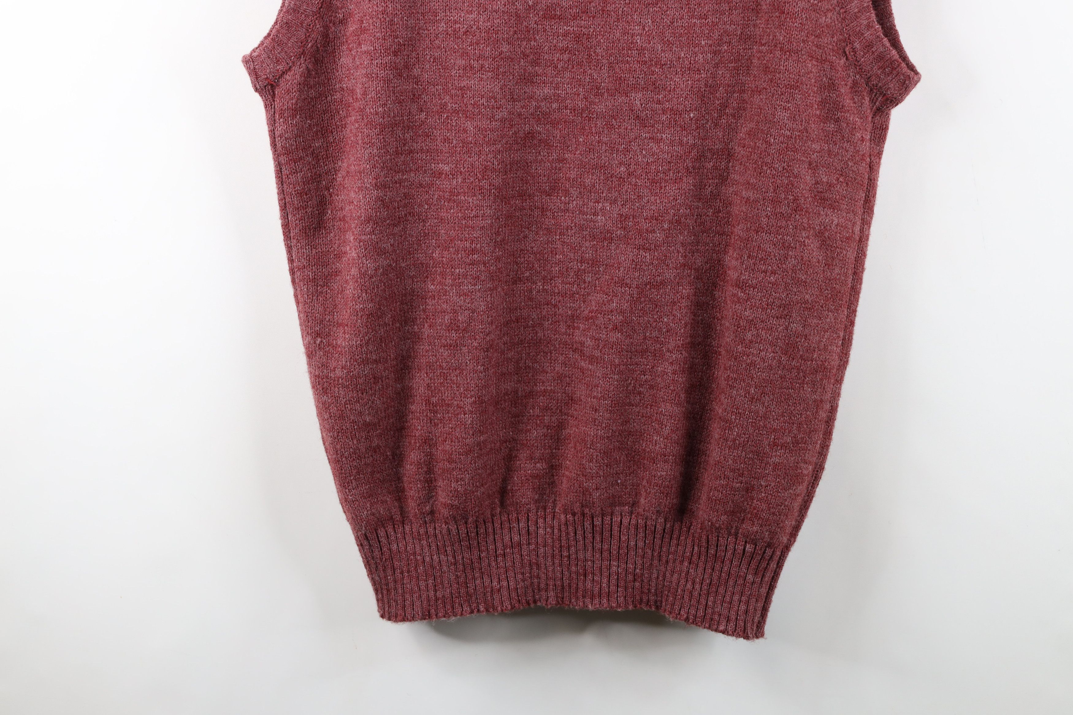 Vintage Vintage 70s Streetwear Ribbed Knit V-Neck Sweater Vest Red Size US XXL / EU 58 / 5 - 9 Thumbnail