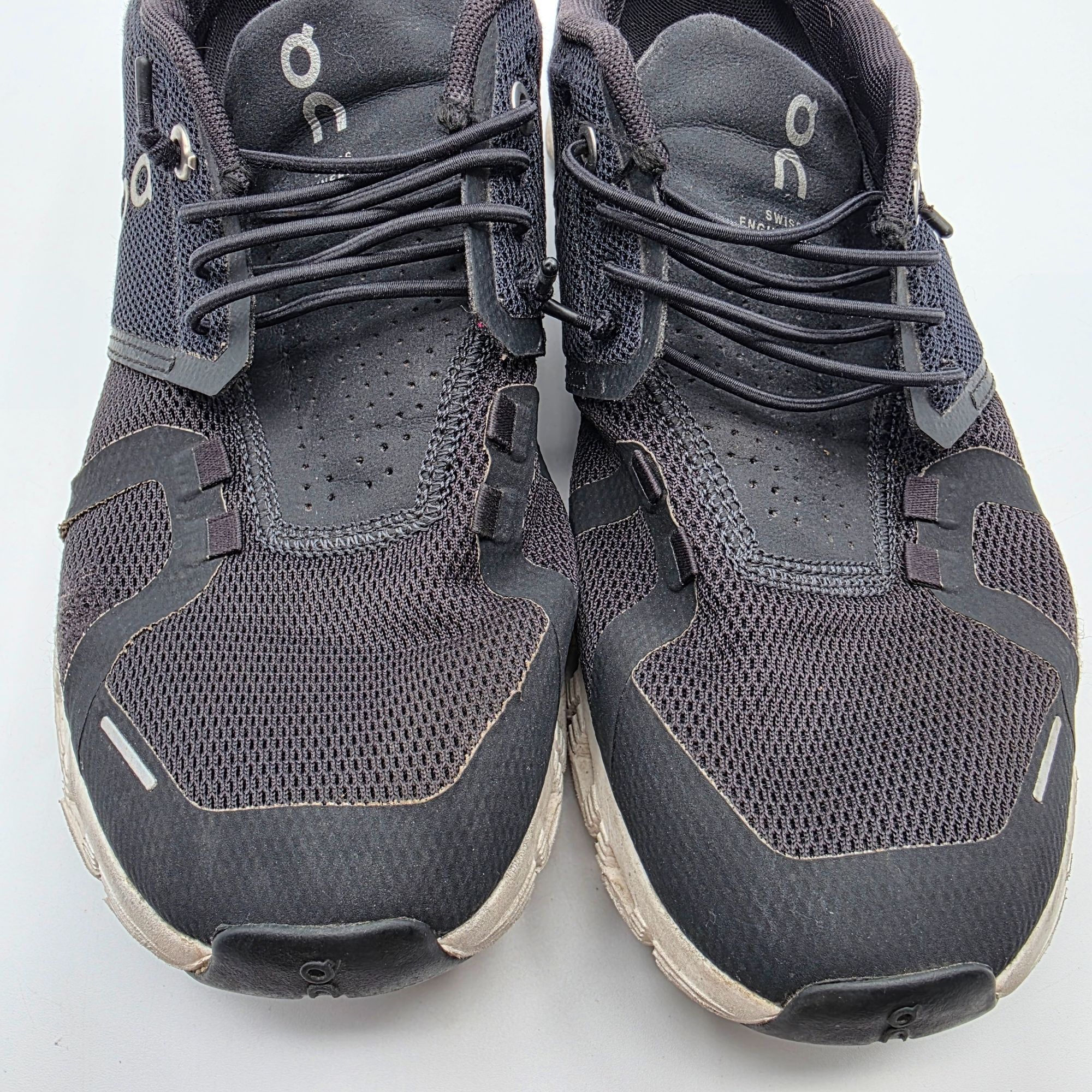 On On Cloud 5 Womens Size 8 Black White Lightweight Performance Size US 8 / IT 38 - 10 Thumbnail