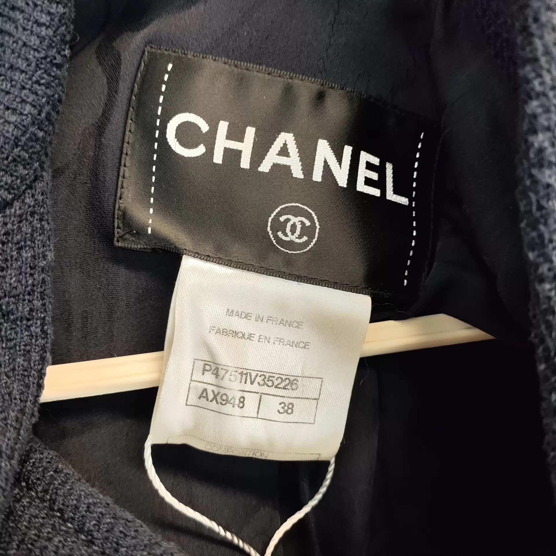 Chanel CHANEL Navy Blue Two-Tone Women's Jacket Size 38 Size S / US 4 / IT 40 - 4 Thumbnail