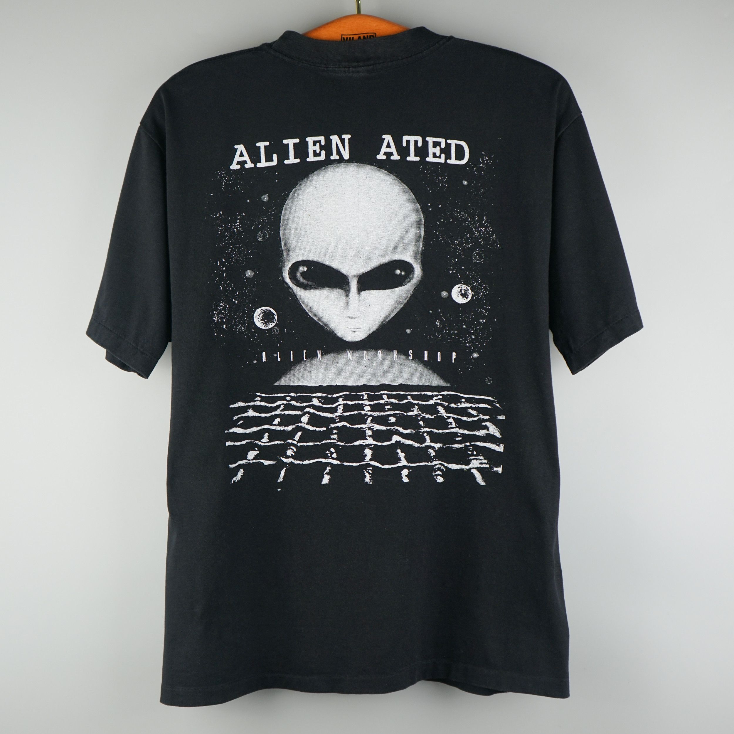 Alien Workshop × Vintage Vintage 1990s Alien Man T-Shirt Size US M / EU 48-50 / 2 - 7 Thumbnail