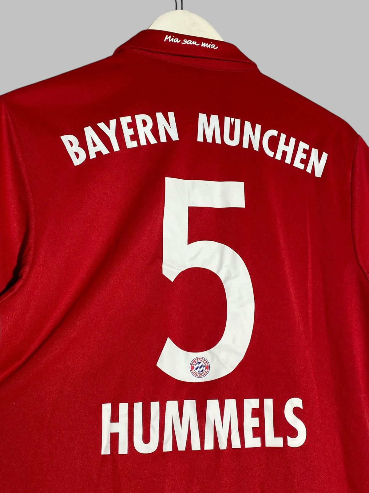 Adidas #5 Hummels Bayern München 2016/17 Adidas Football Shirt Size US M / EU 48-50 / 2 - 14 Thumbnail