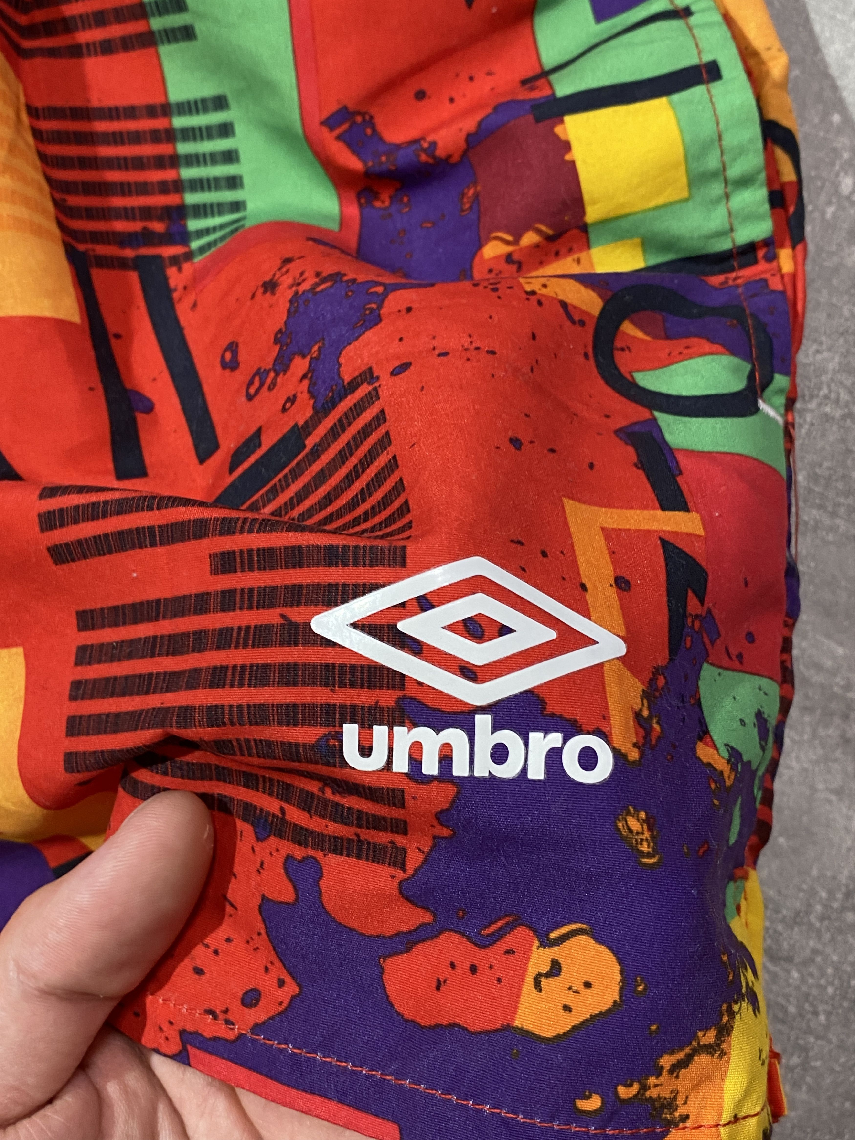 Umbro Vintage Y2K UMBRO Geometric Monogram Shorts Size US 32 / EU 48 - 2 Thumbnail