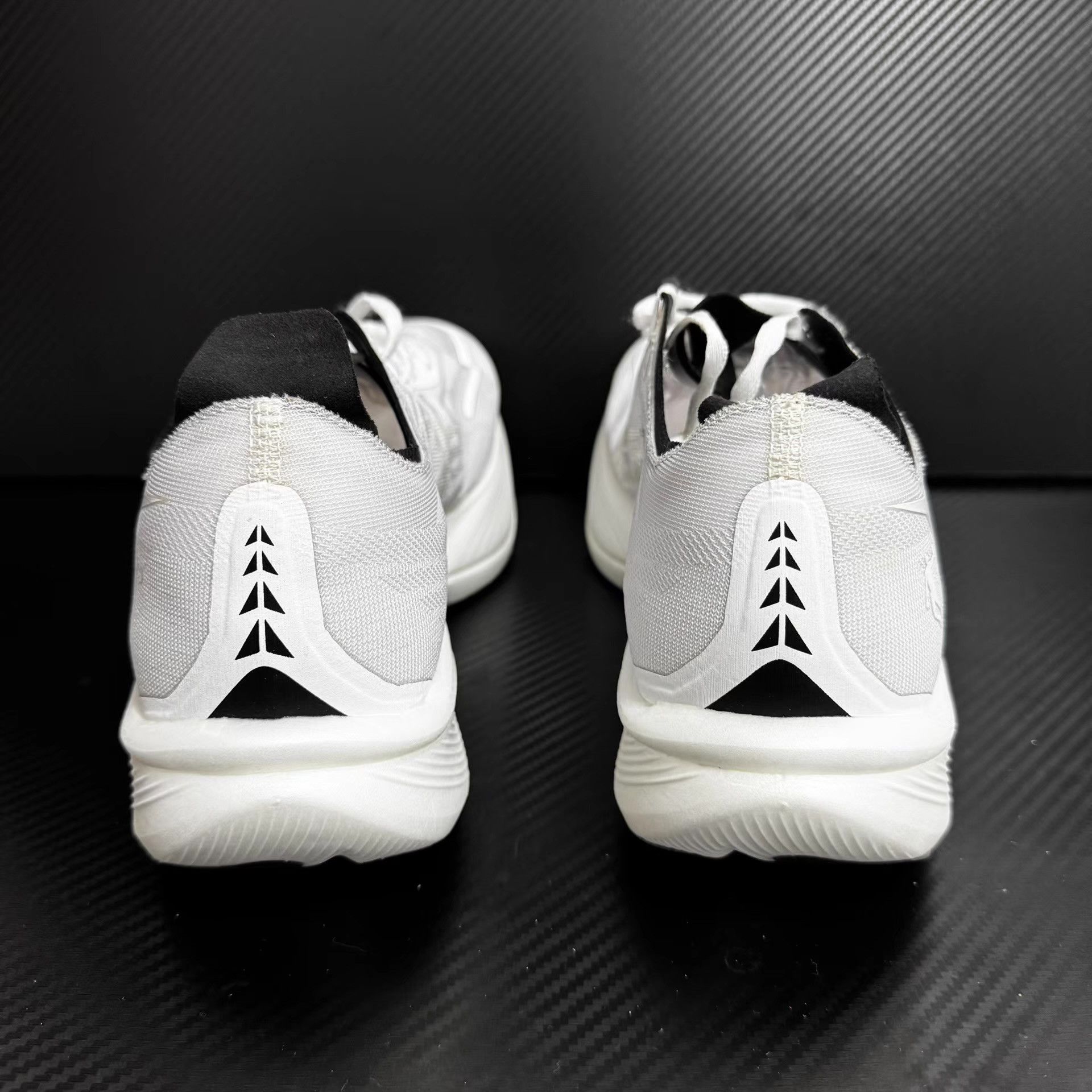 Nike Qiaodan Feiying PB 3.0 Enhanced Edition。 Q10 Size US 10.5 / EU 43-44 - 3 Thumbnail