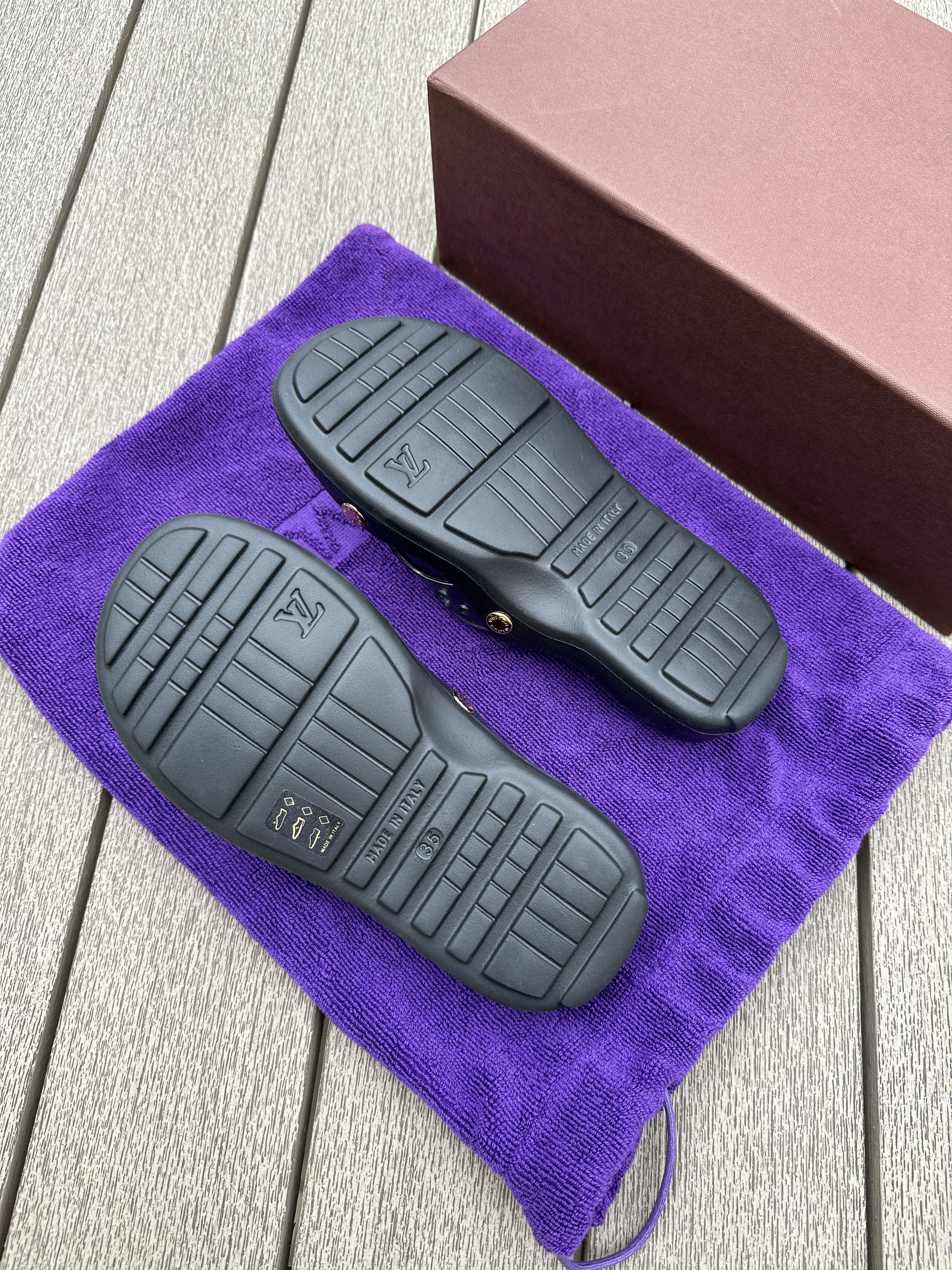Louis Vuitton × Takashi Murakami Louis Vuitton x Murakami Flip Flops Sandals Shoes Multicolor Size US 5 / IT 35 - 9 Thumbnail