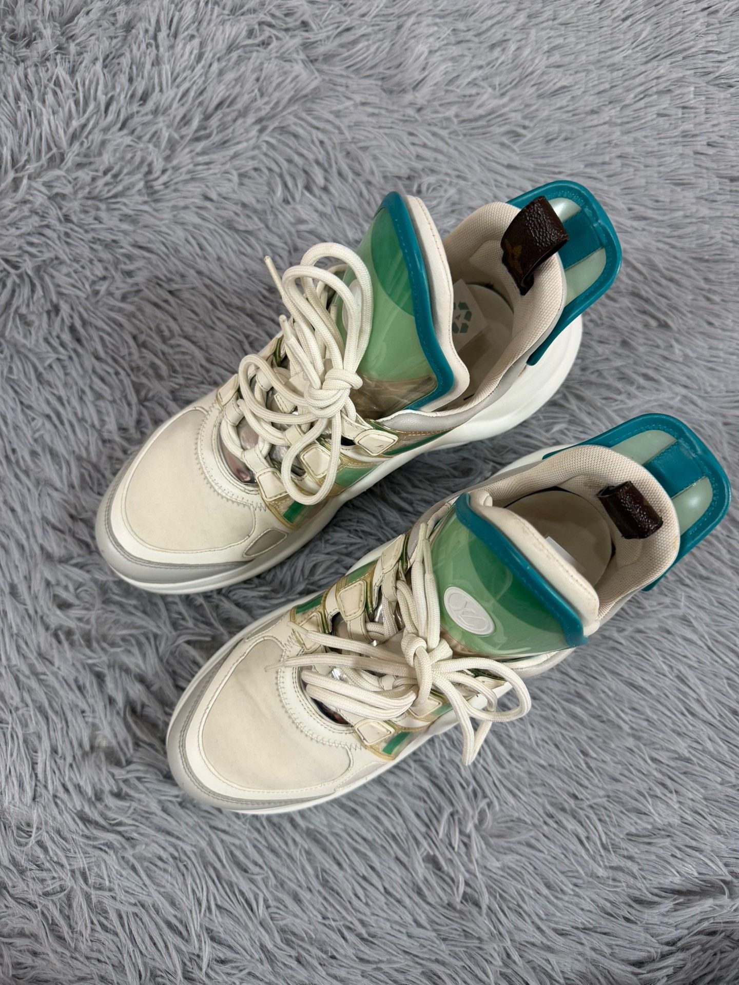Louis Vuitton Louis Vuitton Clear Green Lowtop Sneakers 6.5 Men Size US 6.5 / EU 39-40 - 1 Thumbnail