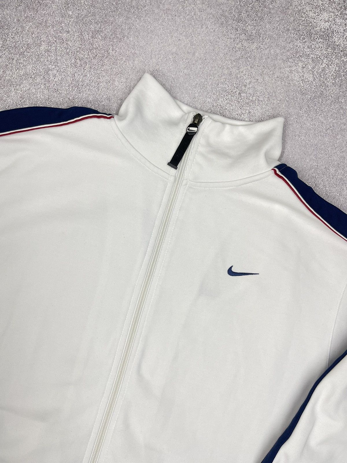 Nike Vintage Nike Drill Track Jacket White Big Logo Print Y2K ACG Size US L / EU 52-54 / 3 - 9 Thumbnail