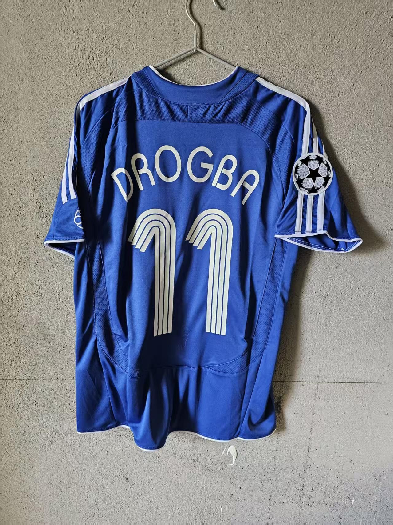Other 2006 2007 Chelsea 11 Didier Drogba Jersey Home Size US L / EU 52-54 / 3 - 1 Thumbnail