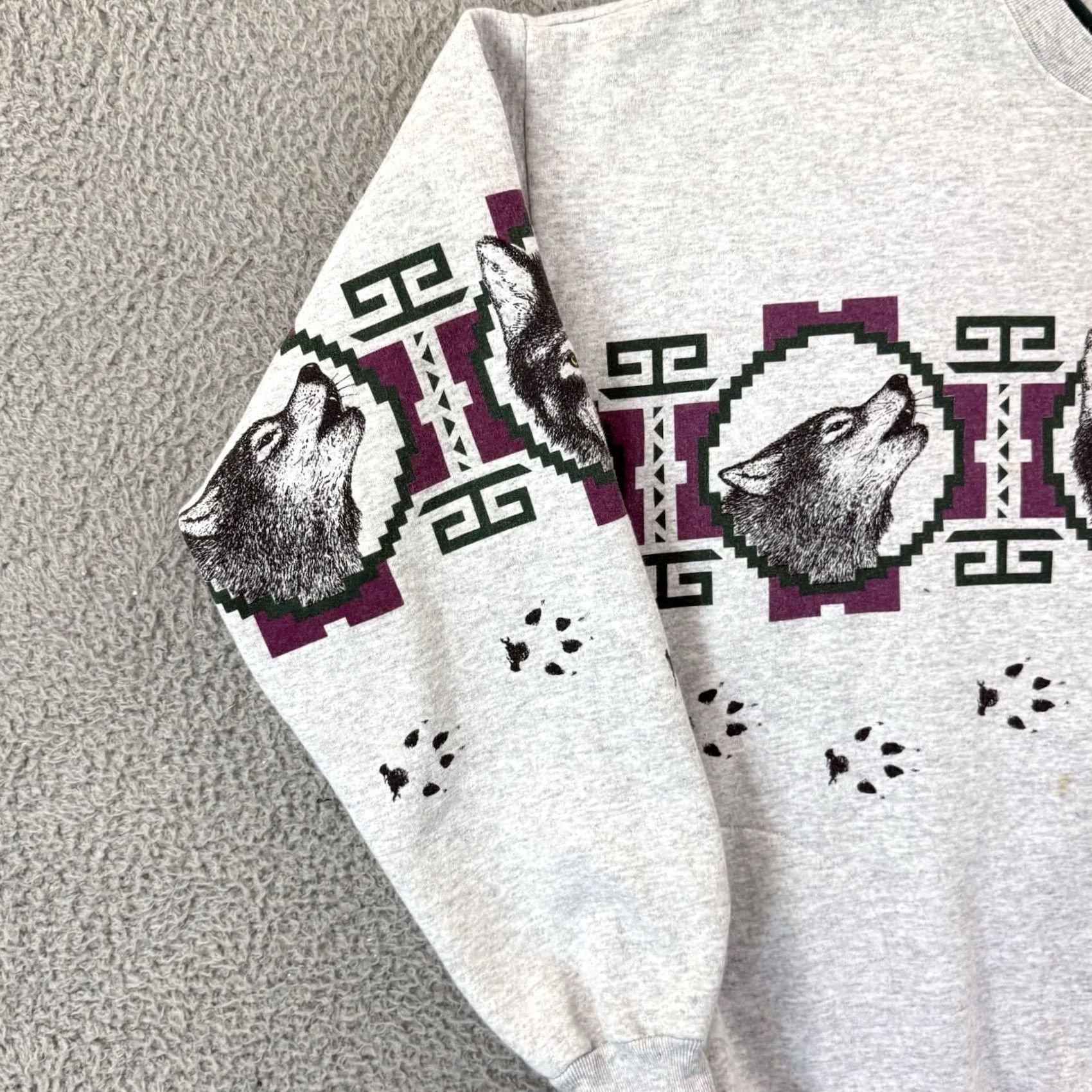 Vintage VINTAGE Art Unlimited Sweatshirt Men’s 2XL Gray Aztec Wolves 90s Long Sleeve USA Size US XXL / EU 58 / 5 - 4 Thumbnail