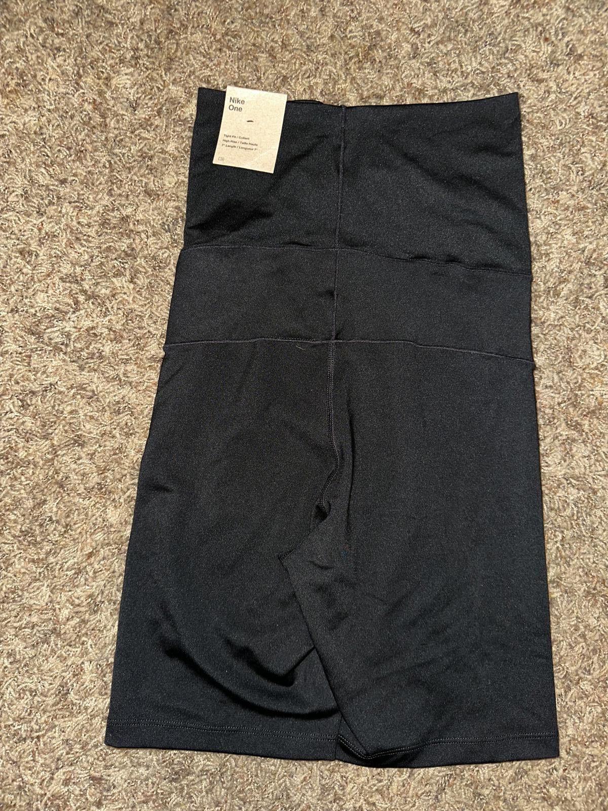 Nike Nike Women's One Dri-FIT 7” Maternity Black Shorts Size 26" / US 2 / IT 38 - 5 Thumbnail