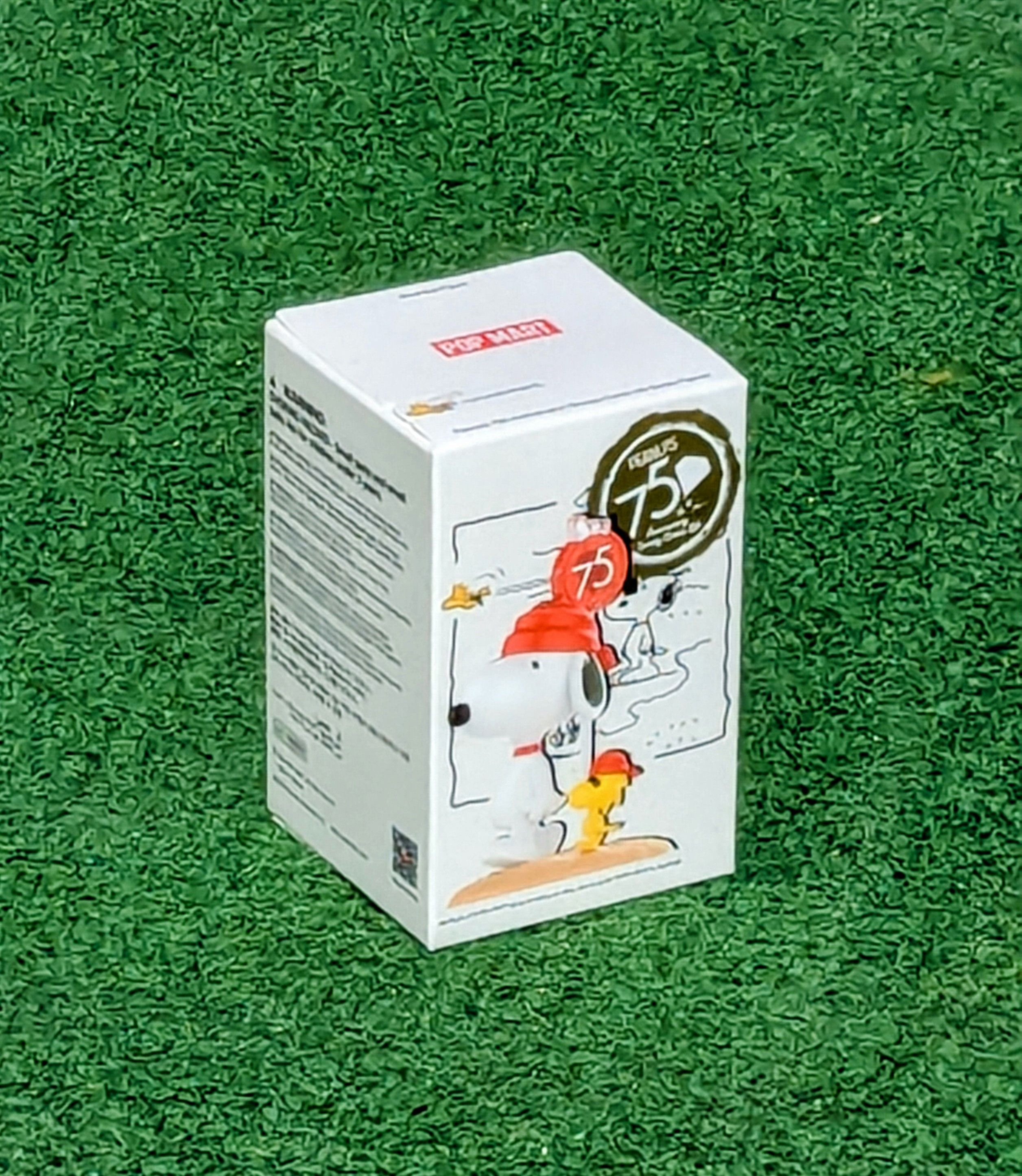 POP MART Pop Mart x Peanuts 75th Snoopy Comic Life Series Blind Box Size ONE SIZE - 1 Thumbnail