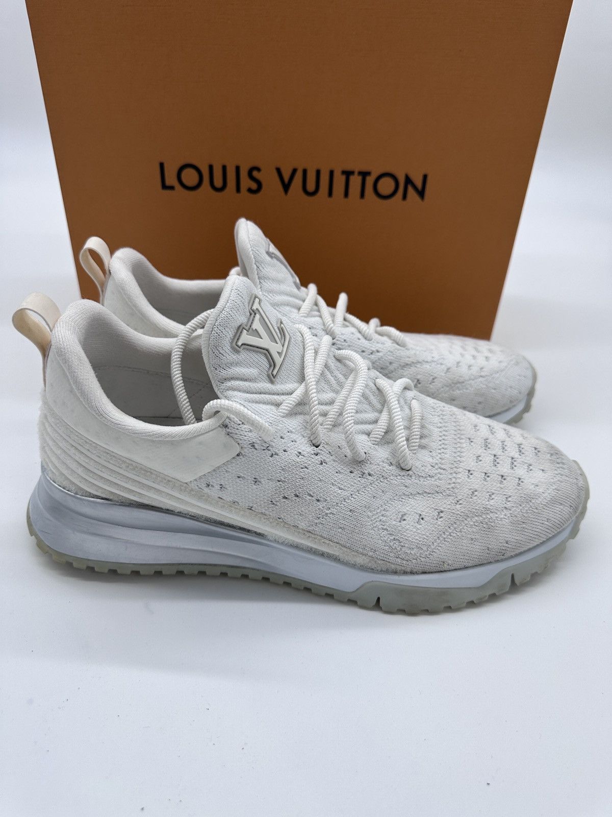 Louis Vuitton Louis Vuitton VNR Sneaker White Size 11 Size US 11 / EU 44 - 4 Thumbnail