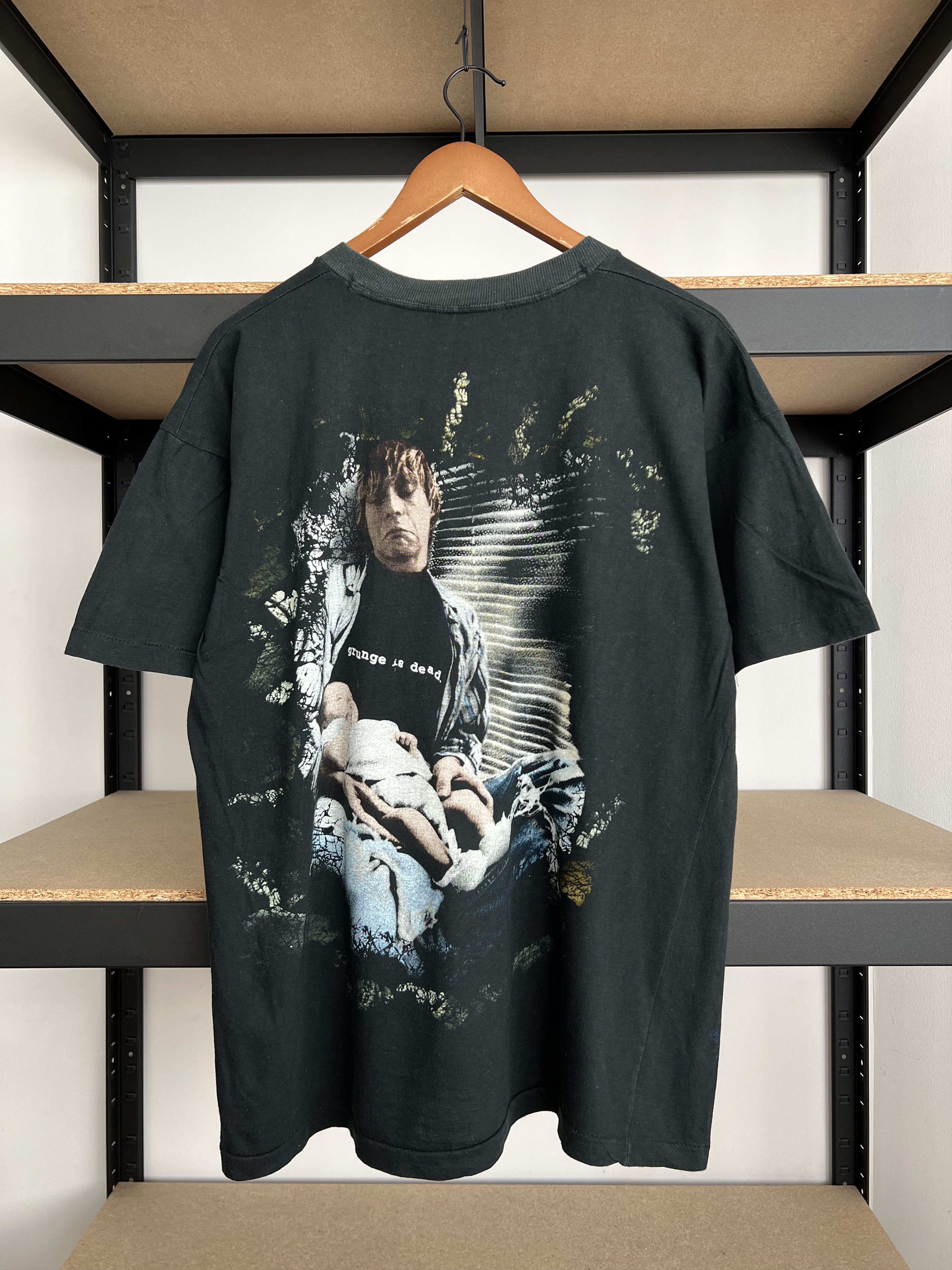Band Tees Vintage 90s Nirvana Kurt Cobain Grunge Is Dead Boot T-shirt Size US XL / EU 56 / 4 - 2 Thumbnail