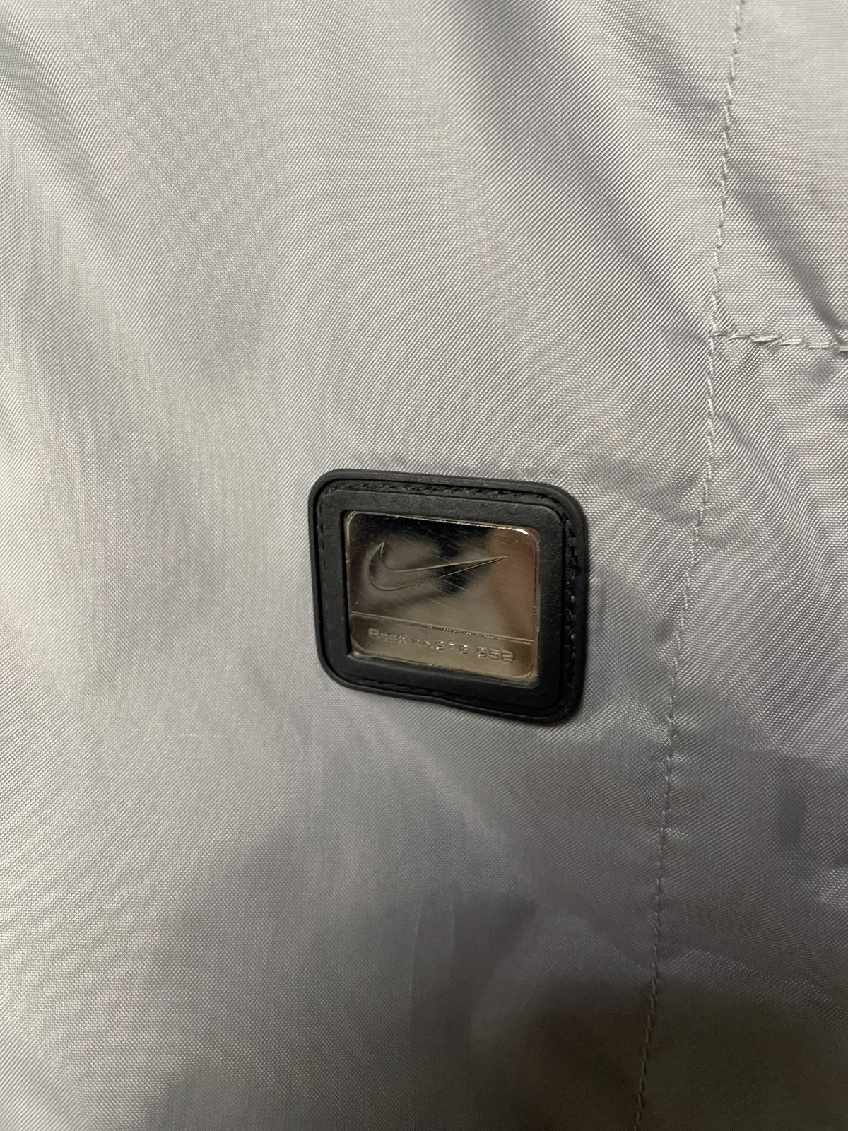 Nike Vintage Nike Metal Logo Track Jacket Size L y2k Size US L / EU 52-54 / 3 - 6 Thumbnail