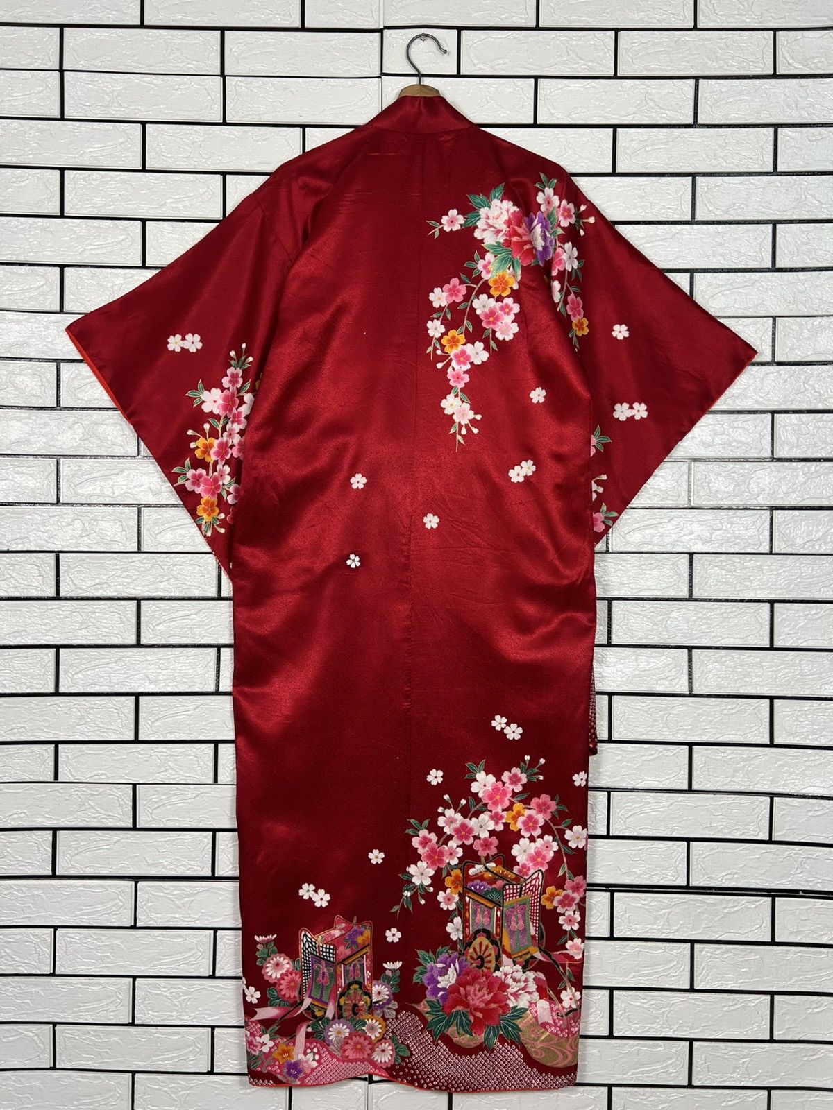 Japanese Brand Embroidered Gosho Guruma Sakura Floral Kimono #4151-C190 Size ONE SIZE - 13 Thumbnail