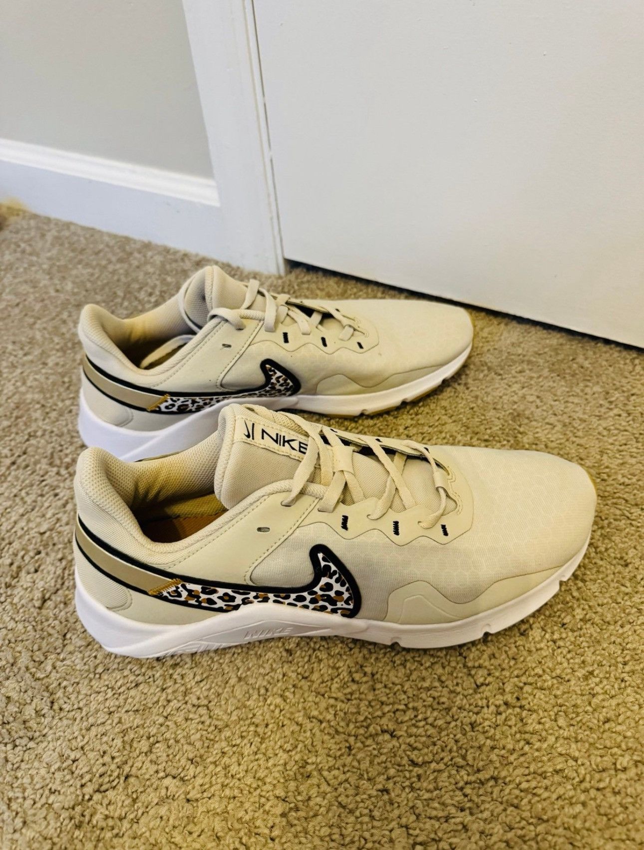 Nike Nike Legend Essential 2 Womens Running Training Shoe Sz 11.5 Size US 11.5 / IT 41.5 - 1 Thumbnail
