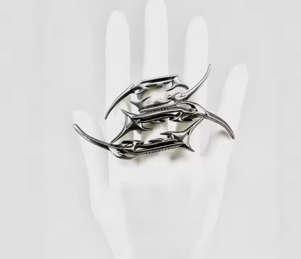 Jewelry Large Spiked Clawed Statement Ring - Goth Cyber Y2K Size ONE SIZE - 2 Thumbnail