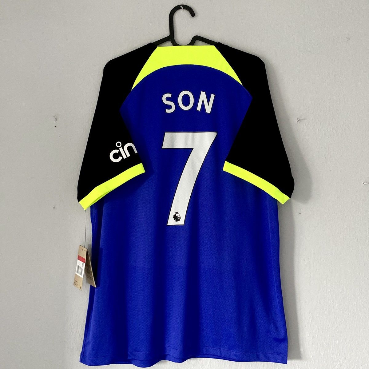 Nike 2022 2023 Tottenham Hotspur Son Nike Away Kit Soccer Jersey Size US L / EU 52-54 / 3 - 9 Thumbnail