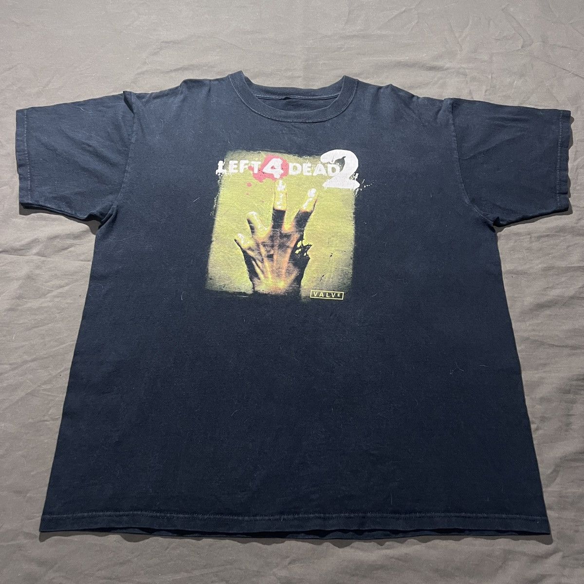 The Game Rare Vintage Y2K Left 4 Dead 2 THE PARISH Tee XL XBox Size US XL / EU 56 / 4 - 5 Thumbnail