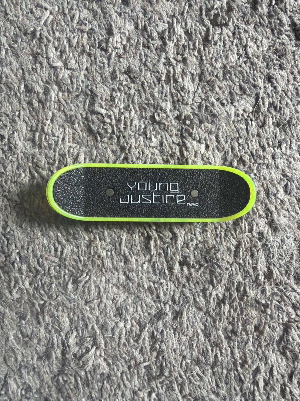 DC Comics 2012 McDonald’s DC Young Justice Robin Finger Skateboard Size ONE SIZE - 1 Thumbnail