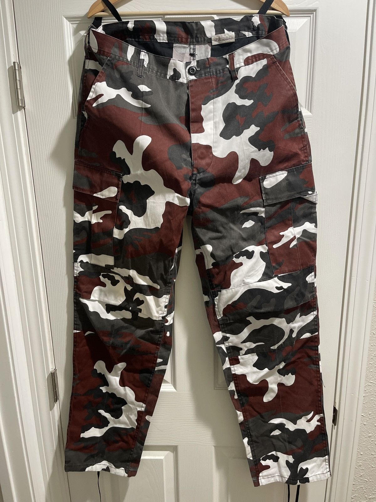 Vintage Vintage Red Camo Cargo Pant Size US 36 / EU 52 - 1 Thumbnail