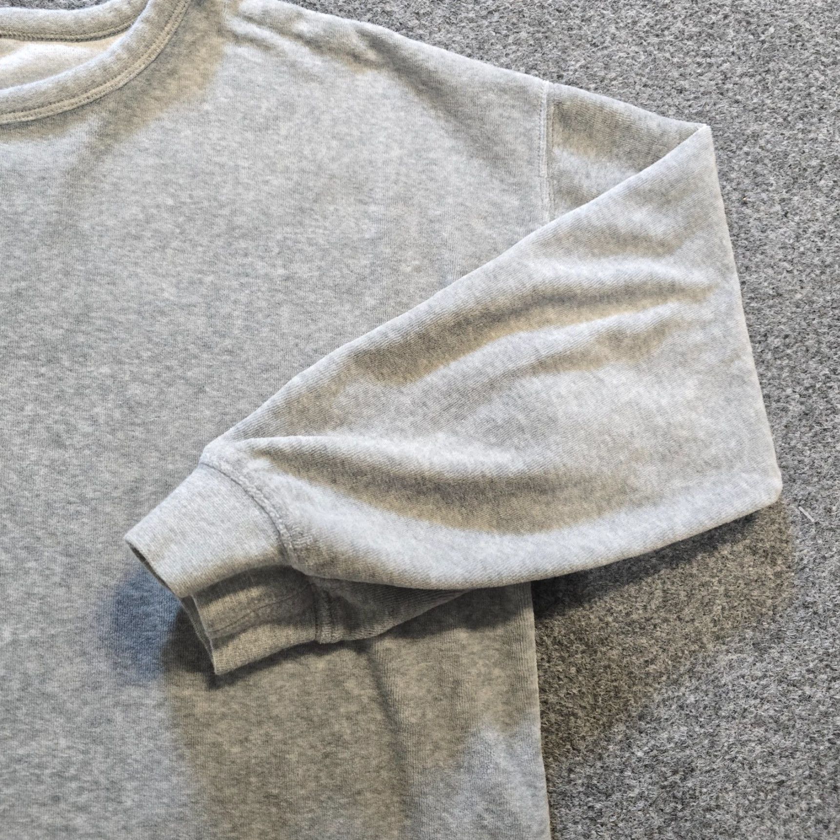 J.Crew J.CREW Top Womens Size S Gray Velour Crew Neck Long Sleeve Pullover Casual Blouse Shirt Lightweight Stretch Regular Men/Women: Womens Size S / US 4 / IT 40 - 3 Thumbnail