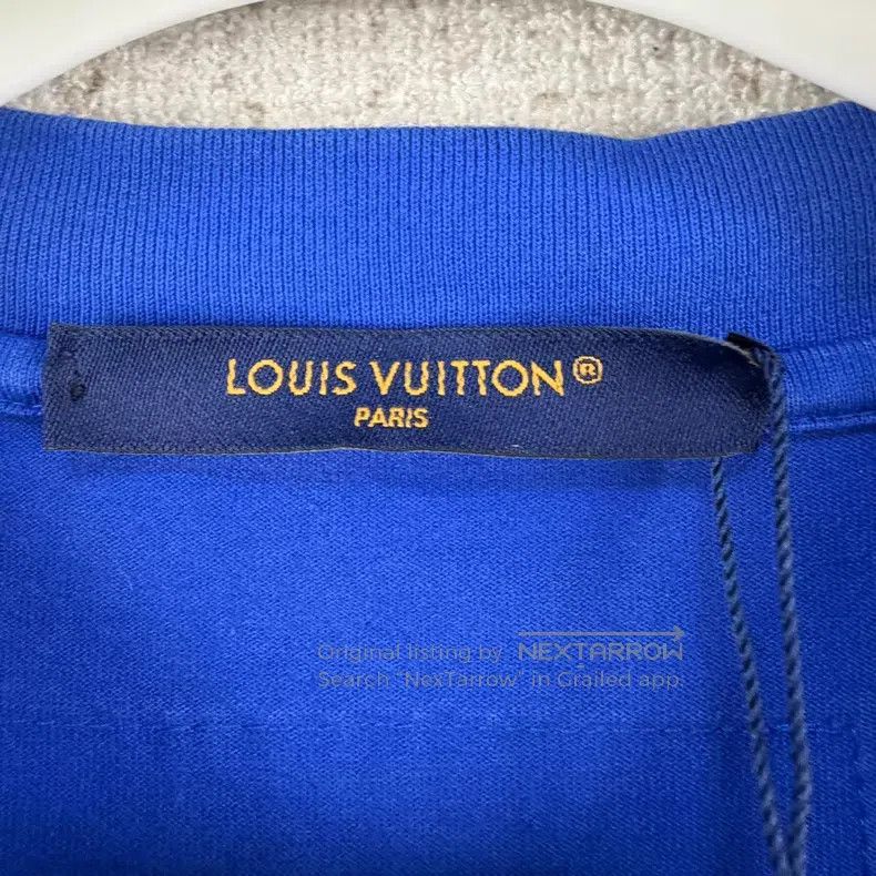Louis Vuitton Louis Vuitton Solid embossed logo round neck short sleeve Size US L / EU 52-54 / 3 - 4 Thumbnail