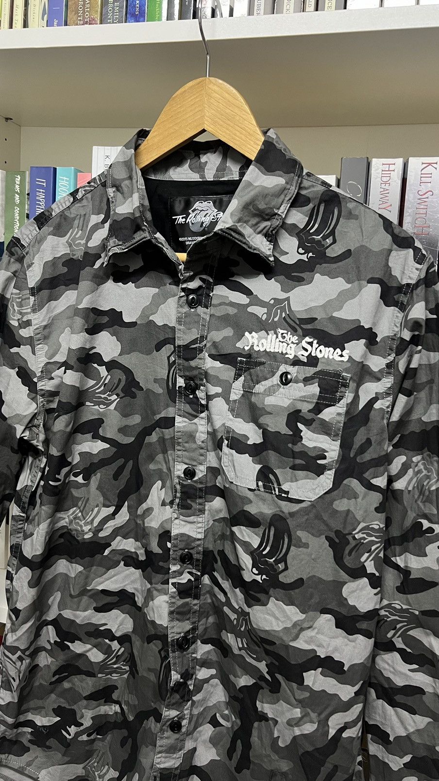 Band Tees 2015 The Rolling Stones Camo Shirt Size US L / EU 52-54 / 3 - 1 Thumbnail