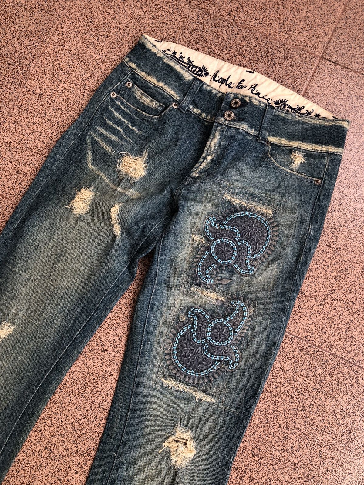 Japanese Brand People 4 Peace Flared Distressed Floral Embroidered Size US 27 - 10 Thumbnail