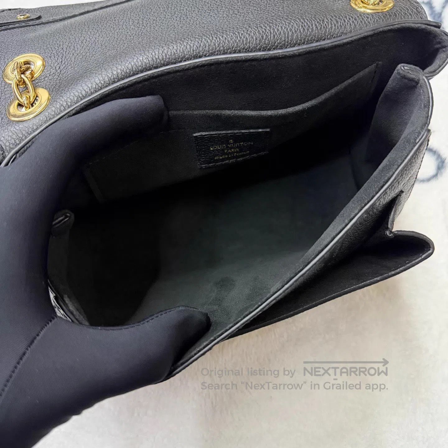 Louis Vuitton Black Textured Crossbody Bag with Gold Hardware. Size ONE SIZE - 4 Thumbnail