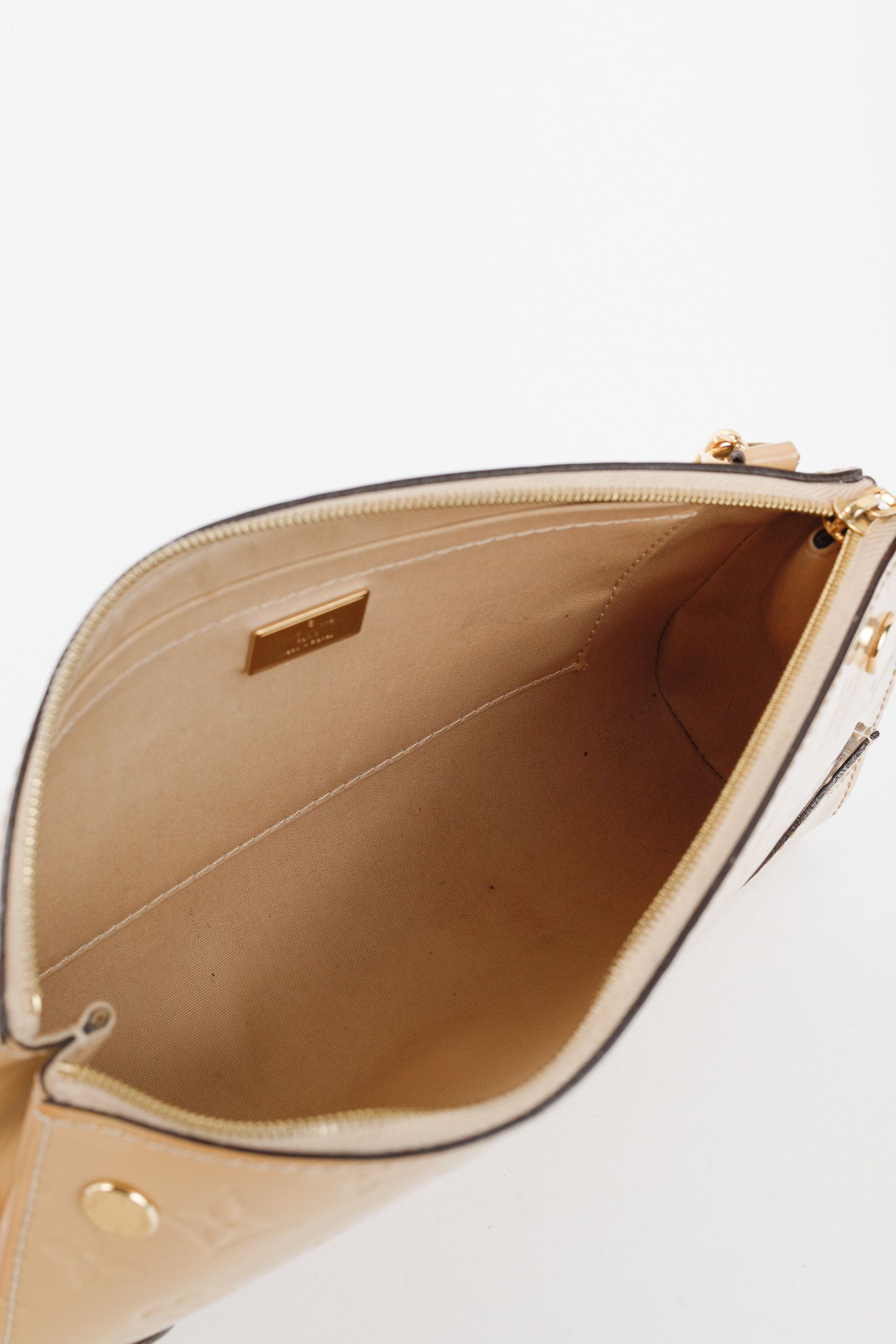 Louis Vuitton Louis Vuitton Santa Monica Monogram Vernis Leather Clutch Size ONE SIZE - 9 Thumbnail